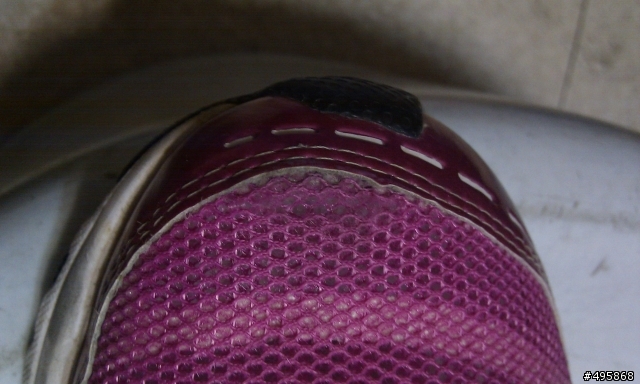 Adidas adizero feather鞋子品質好差的啊!!!