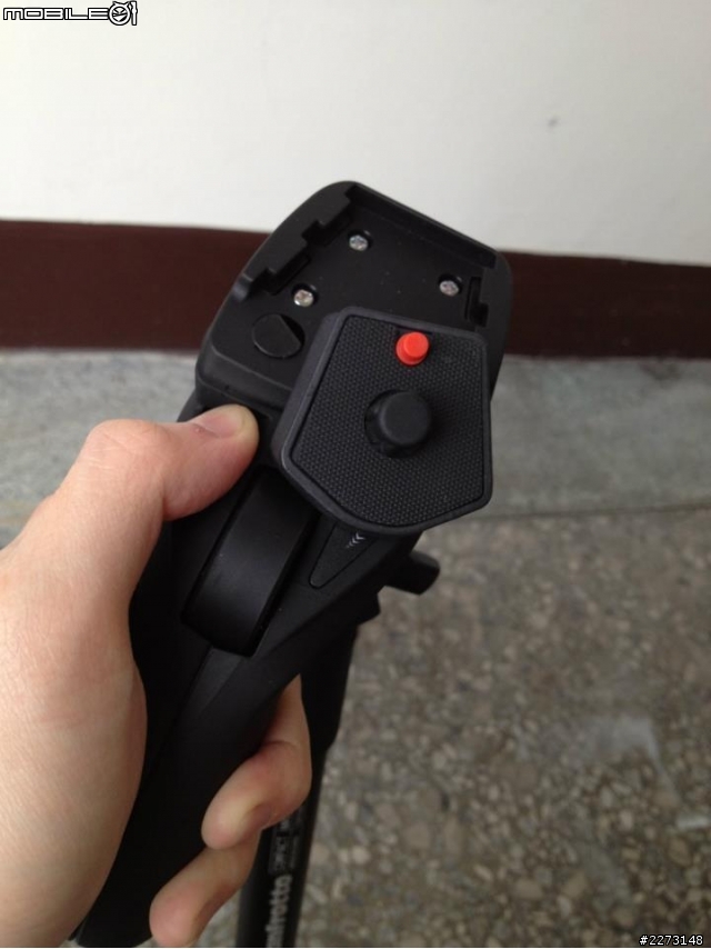 [開箱] 大賣場挖到寶!! Manfrotto 腳架MKC3-H01
