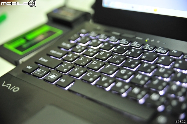 [開箱]Sony SVS15115FWB