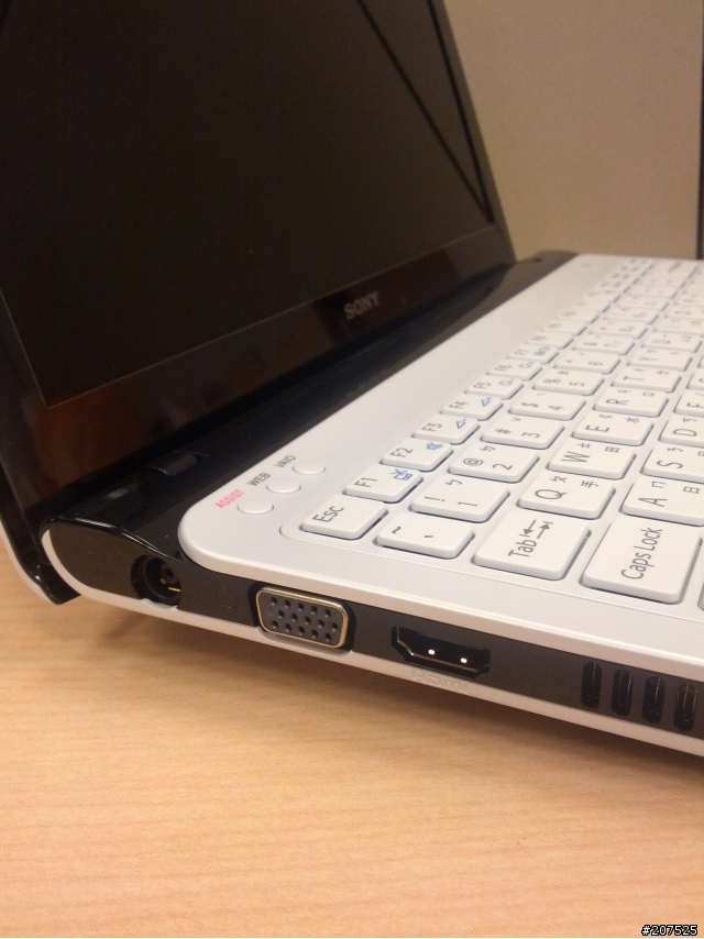 VAIO SVE11116FW/W 雪貝白 小開箱