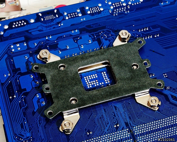 分享究竟CM TPC-812能把超4.3G的3770K+Z77P-D3壓到幾度!?(有轉風扇測試)