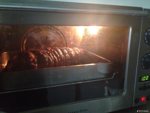 準備明天晚上的大餐，英式烤牛肉