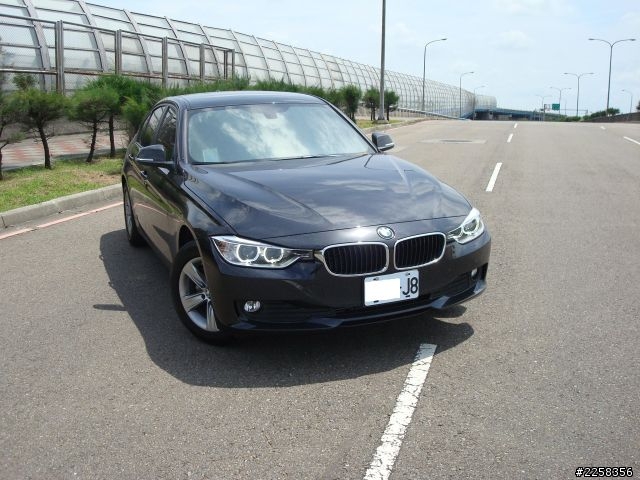 小開箱--F30-318d黑