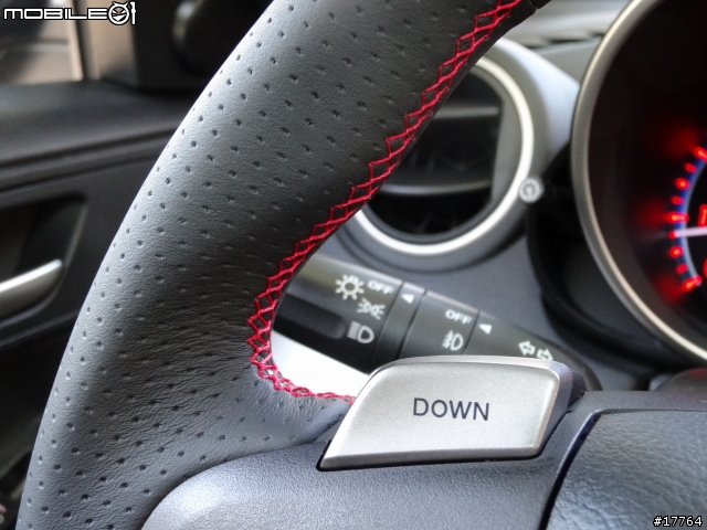 『新品分享』news mazda3 AutoExe方向盤