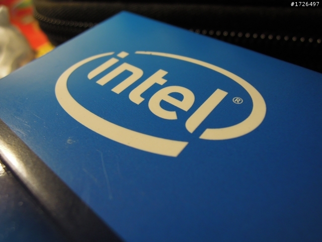 Intel SSD 330系列 120G 開箱~~~