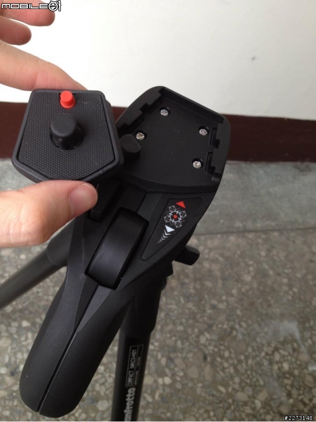 [開箱] 大賣場挖到寶!! Manfrotto 腳架MKC3-H01