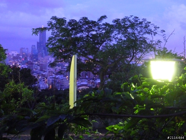 大白LG趴趴走(高雄壽山看夜景篇)