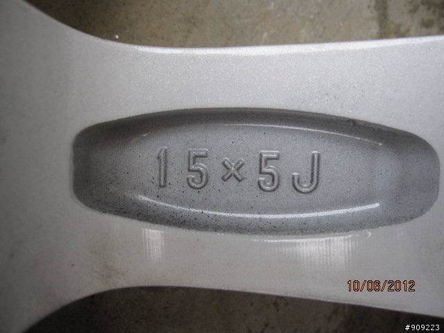 請益15x5J可以更換185/65/15的胎嗎..謝謝