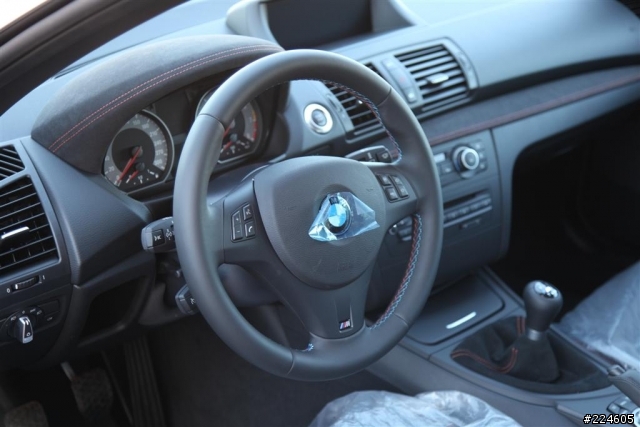 小小的開箱文BMW 1M