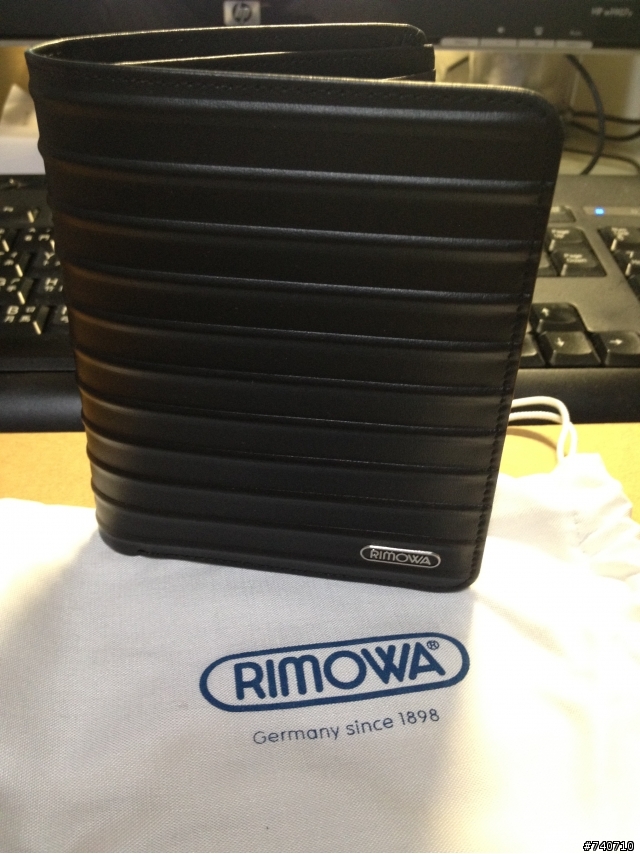 {不專業開箱,請砲小力一點...謝謝} RIMOWA 黑色真皮百摺短皮夾