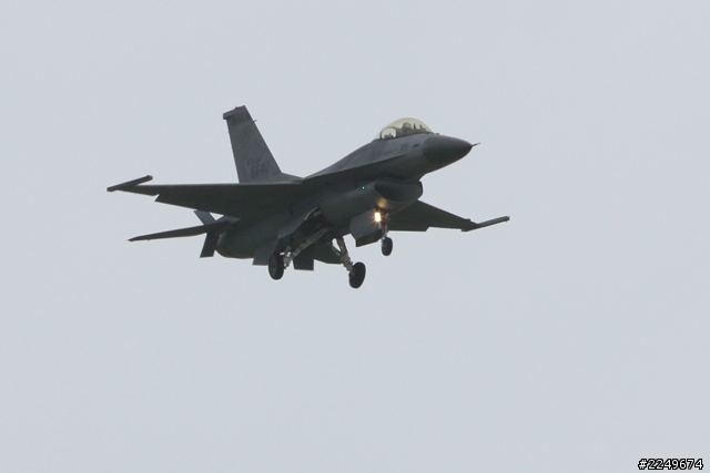 SUV油耗終極挑戰 空軍表演同場加映！