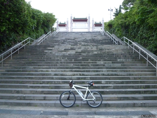 大白LG趴趴走(高雄壽山看夜景篇)