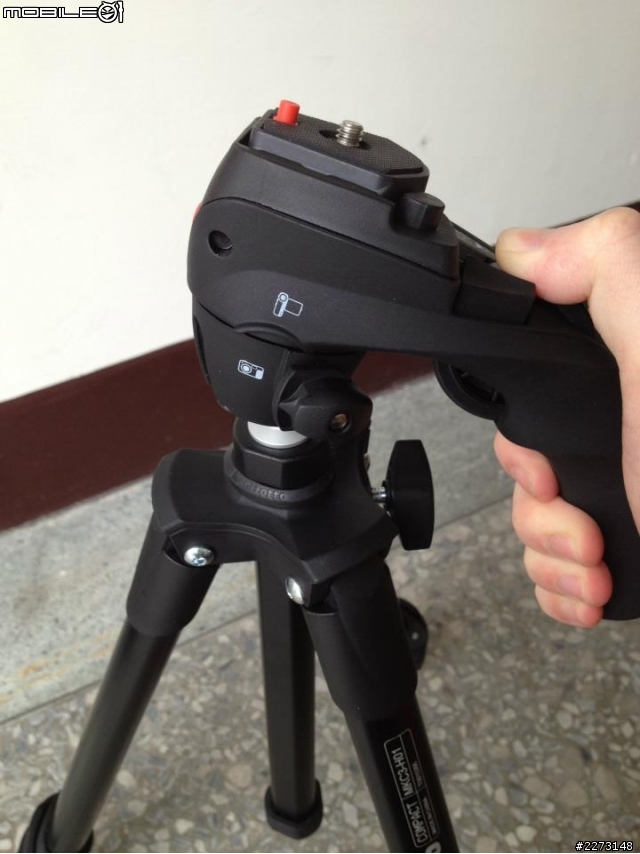 [開箱] 大賣場挖到寶!! Manfrotto 腳架MKC3-H01