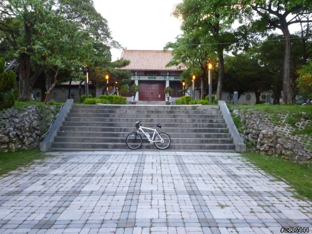 大白LG趴趴走(高雄壽山看夜景篇)