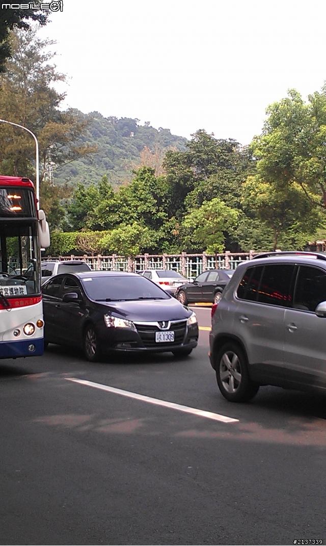 燒~活逮luxgen 5 sedan 無偽裝試車  圖