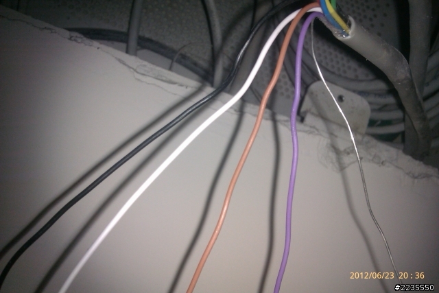 急--請問弱電箱內這是電話線嗎?