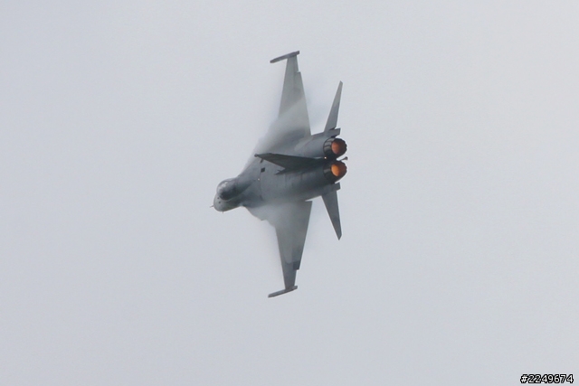 SUV油耗終極挑戰 空軍表演同場加映！