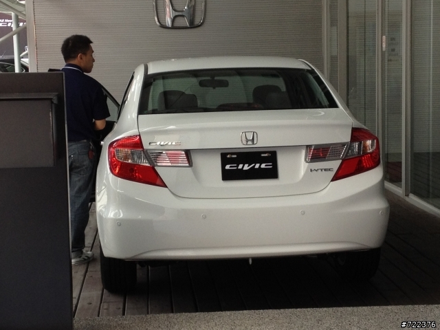 搶先拍下civic9代實車