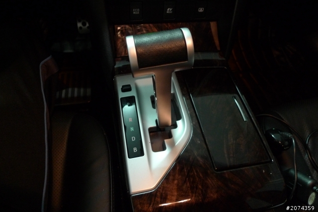 最近改裝的~Camry Hybrid-V