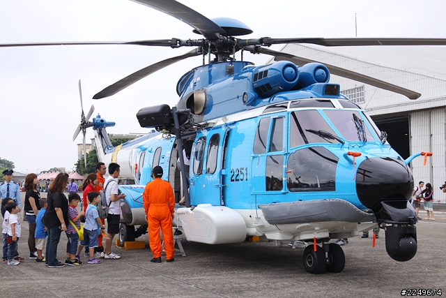 SUV油耗終極挑戰 空軍表演同場加映！