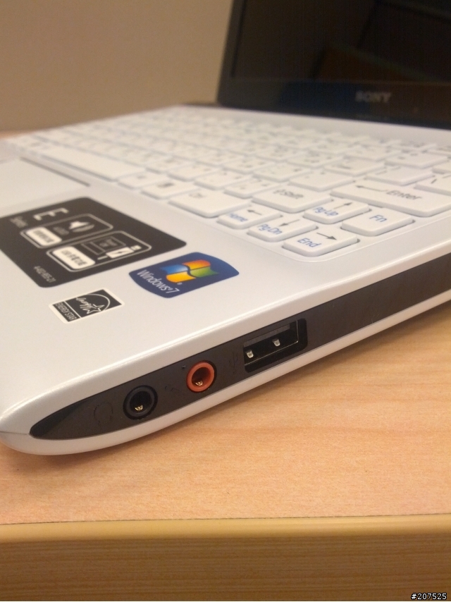 VAIO SVE11116FW/W 雪貝白 小開箱