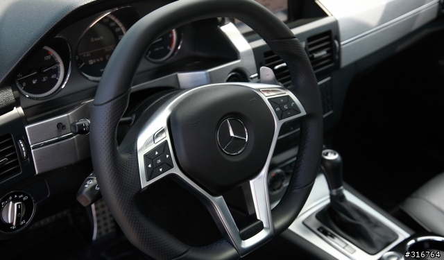 方正有型 GLK 220 CDI 開箱~~