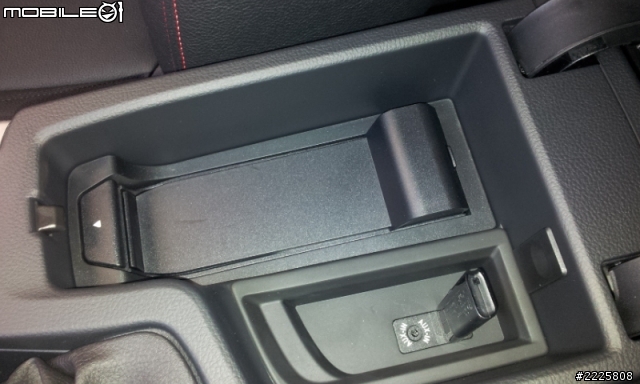 BMW F30 320i 白色  開箱  內裝照片  照不漂亮請見諒