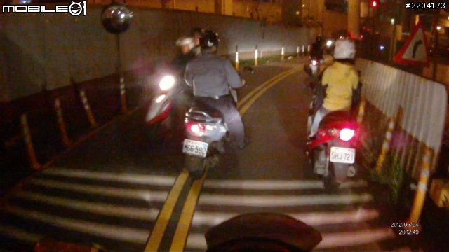 差點追撞的跨雙黃線違規, 卻無法檢舉成功!?