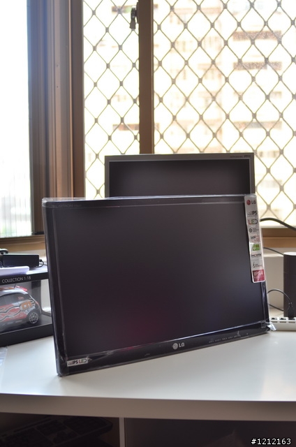 [IPS LED螢幕開箱] 第一次選擇IPS面板的螢幕  汰舊換新 LG IPS 224V