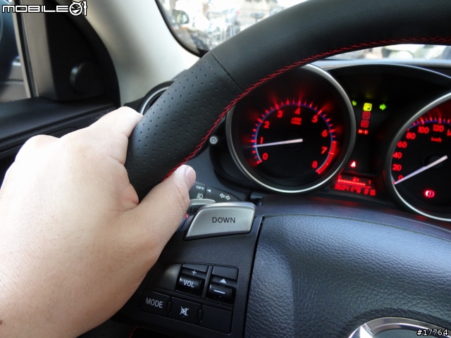 『新品分享』news mazda3 AutoExe方向盤