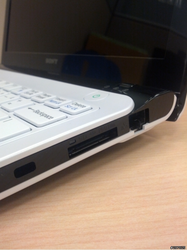 VAIO SVE11116FW/W 雪貝白 小開箱