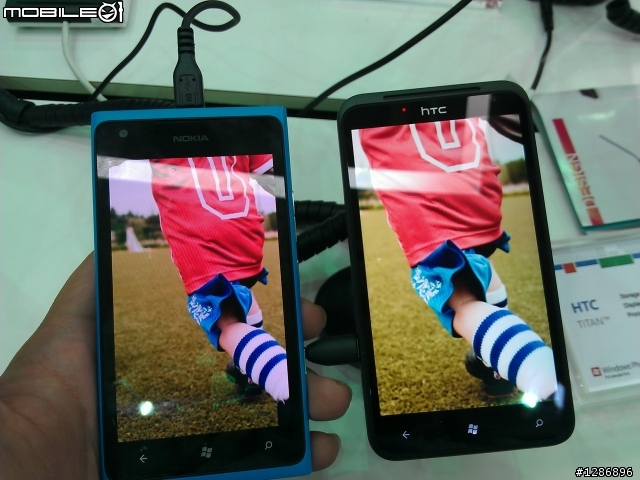 computex 試玩windows phone的手機~~