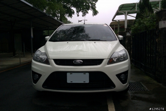 RF-Design 上下平把方向盤+Focus II 白佛遲來的開箱文