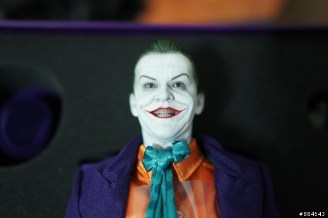 大家覺得hottoys的人頭雕，哪個最像真人(蓋大樓？？)