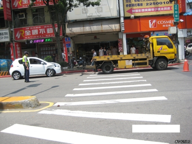 小貓熊鼻青臉腫了