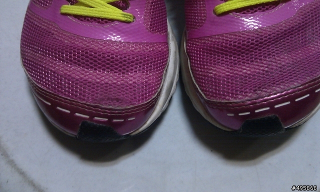 Adidas adizero feather鞋子品質好差的啊!!!