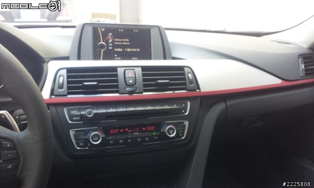 BMW F30 320i 白色  開箱  內裝照片  照不漂亮請見諒