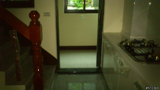 請教廚房裝潢問題~~