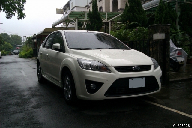 RF-Design 上下平把方向盤+Focus II 白佛遲來的開箱文