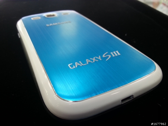 [分享] Galaxy S3 金屬髮絲紋背蓋 (電池蓋)