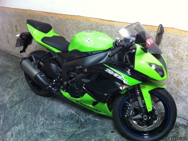 【開箱】2012 Kawasaki ZX6R