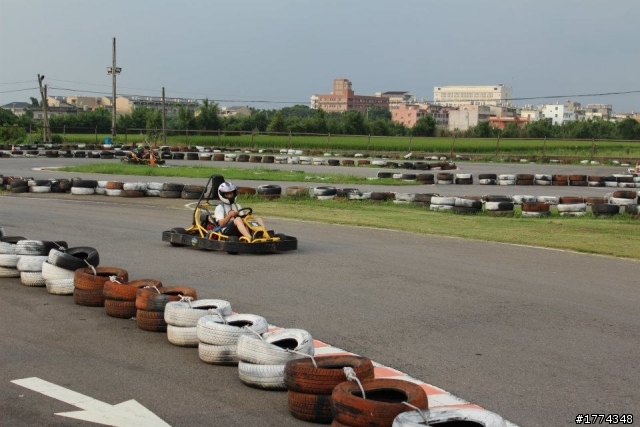 [分享]中壢小型賽車場GO Kart!釋放速度與激情!卡丁車初體驗
