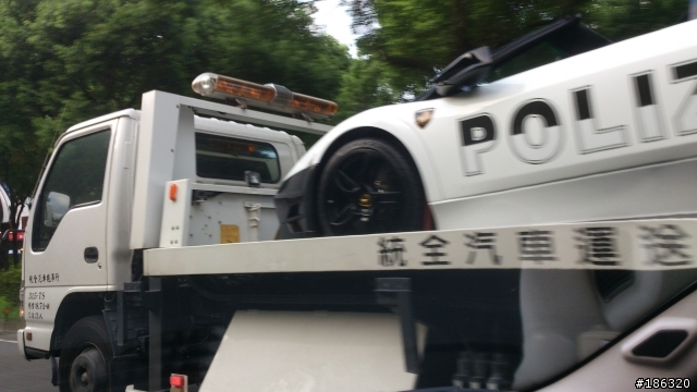 請問這台是警車嗎?