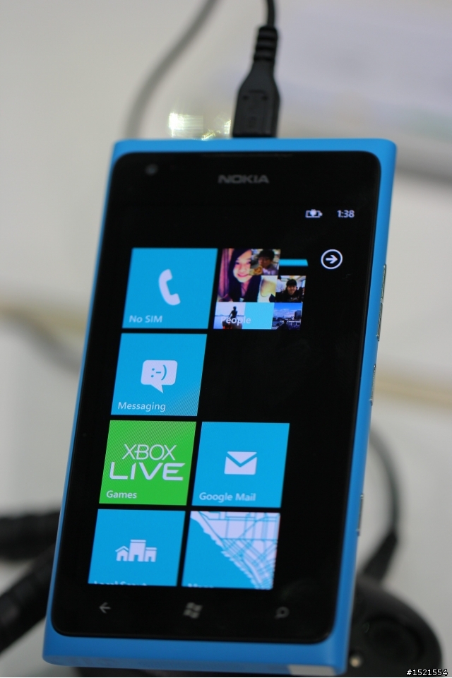 【分享】COMPUTEX 現身!!!! Lumia 900 & Lumia 800