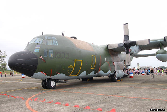SUV油耗終極挑戰 空軍表演同場加映！