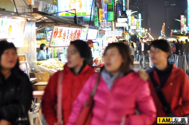 [旅遊] 高雄。六合夜市 (誤闖禁地的肥小羊)