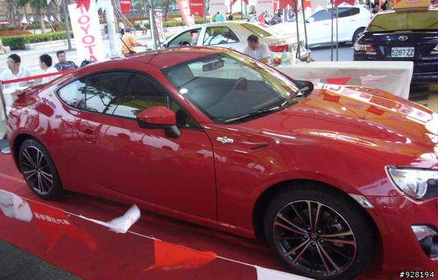 (分享)在高雄夢時代看到的Toyota 86