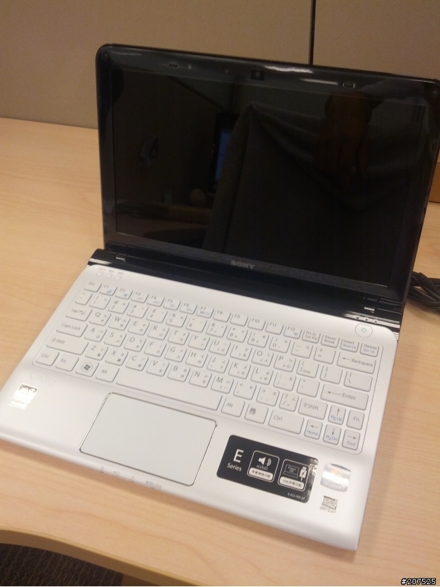 VAIO SVE11116FW/W 雪貝白 小開箱