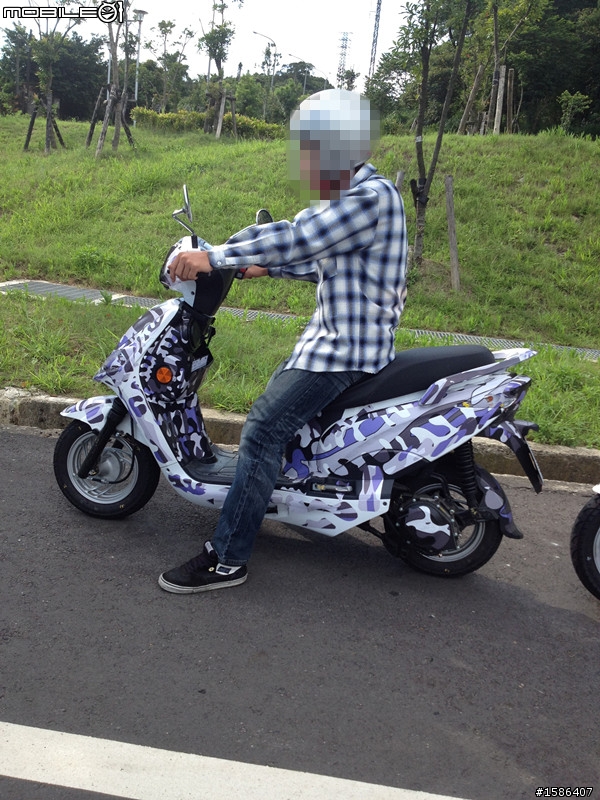 台1縣 巧遇偽裝機車