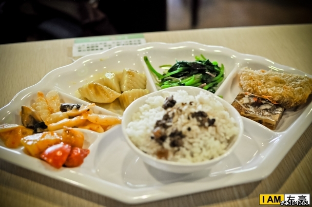 [食記] 棗子樹手工港點麵食館 (鳳山店)